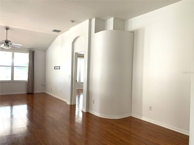 8408 CANTERBURY LAKE BOULEVARD, Tampa, FL 33619