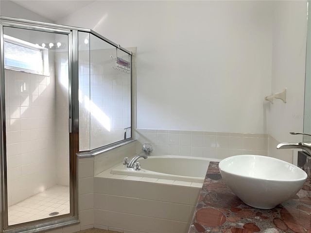 8408 CANTERBURY LAKE BOULEVARD, Tampa, FL 33619