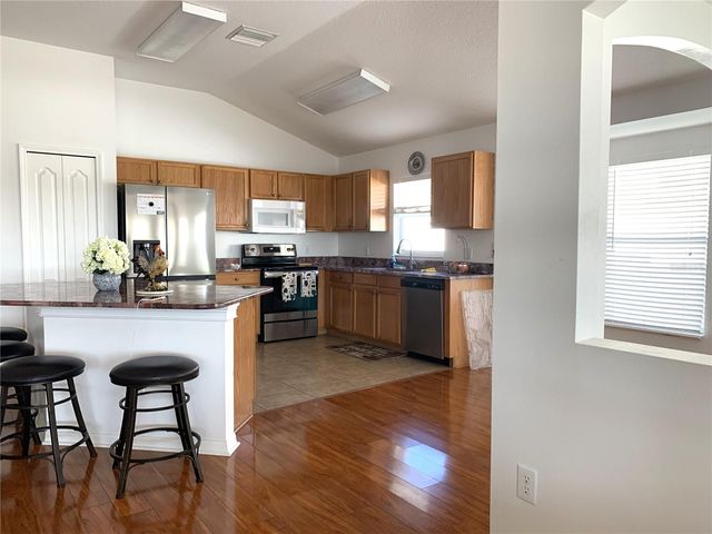 8408 CANTERBURY LAKE BOULEVARD, Tampa, FL 33619