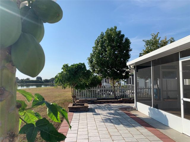 8408 CANTERBURY LAKE BOULEVARD, Tampa, FL 33619