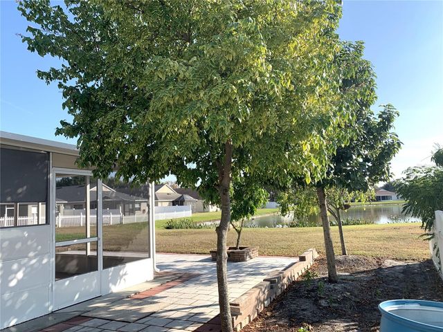 8408 CANTERBURY LAKE BOULEVARD, Tampa, FL 33619