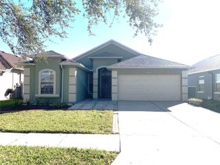 8408 CANTERBURY LAKE BOULEVARD, Tampa, FL 33619