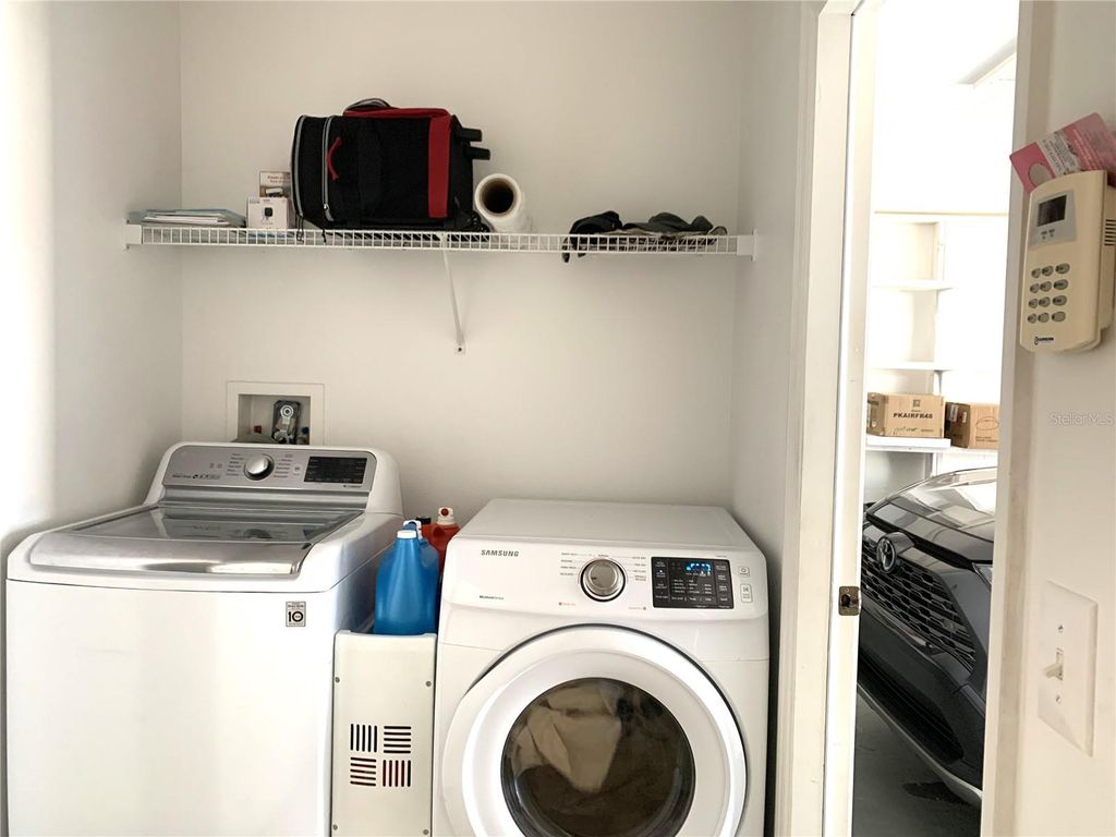 Image 11 of property listing at 8408 CANTERBURY LAKE BOULEVARD, Tampa, FL 33619