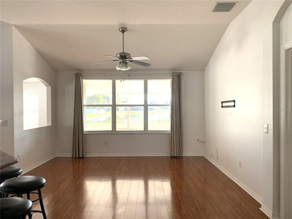 Image 19 of property listing at 8408 CANTERBURY LAKE BOULEVARD, Tampa, FL 33619