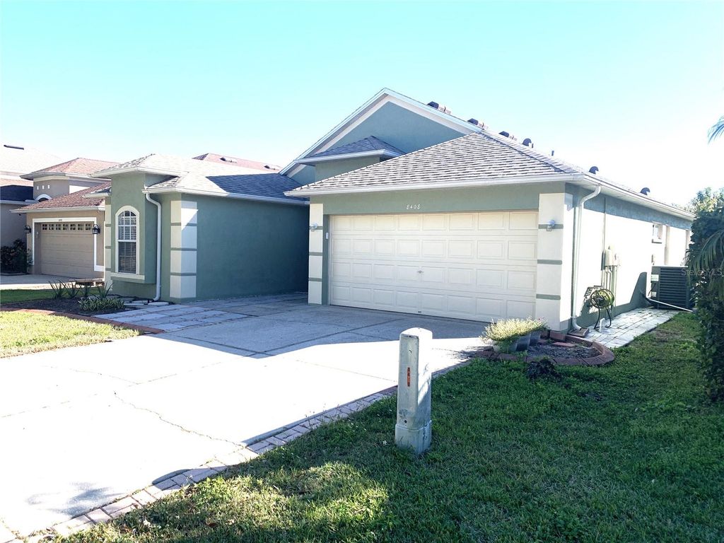 Image 3 of property listing at 8408 CANTERBURY LAKE BOULEVARD, Tampa, FL 33619