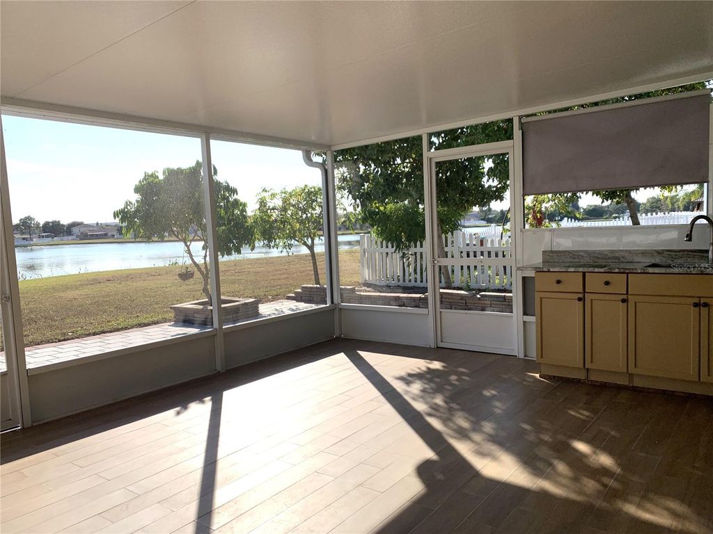 Image 29 of property listing at 8408 CANTERBURY LAKE BOULEVARD, Tampa, FL 33619