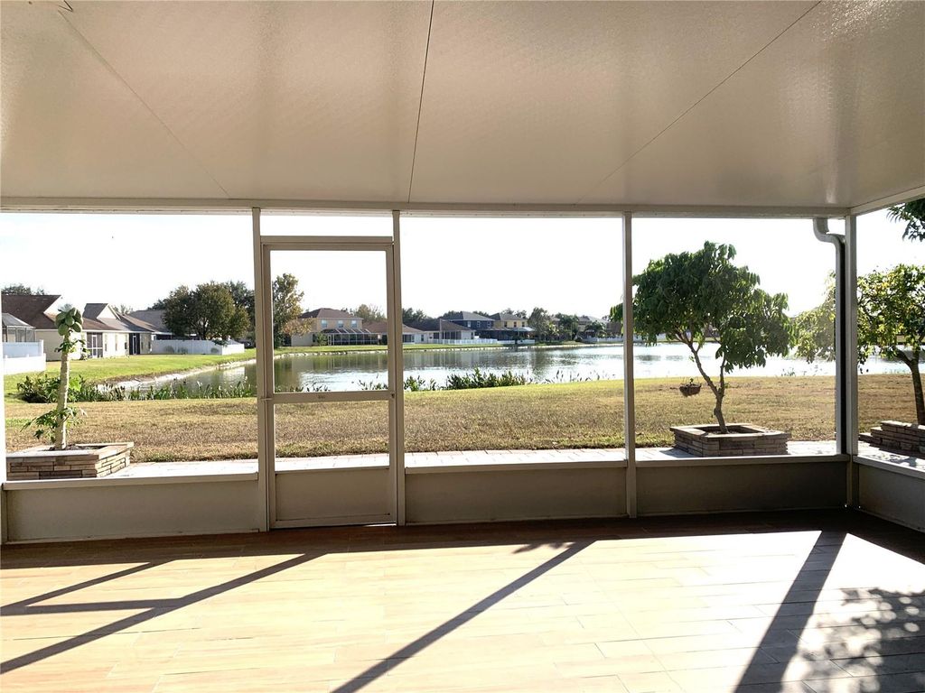 Image 30 of property listing at 8408 CANTERBURY LAKE BOULEVARD, Tampa, FL 33619