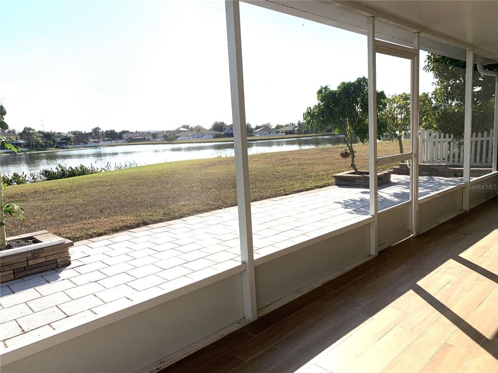 Image 33 of property listing at 8408 CANTERBURY LAKE BOULEVARD, Tampa, FL 33619