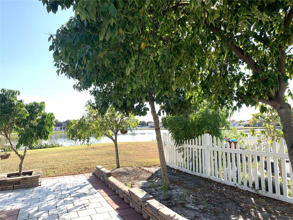Image 34 of property listing at 8408 CANTERBURY LAKE BOULEVARD, Tampa, FL 33619