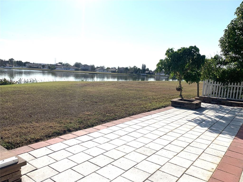 Image 39 of property listing at 8408 CANTERBURY LAKE BOULEVARD, Tampa, FL 33619