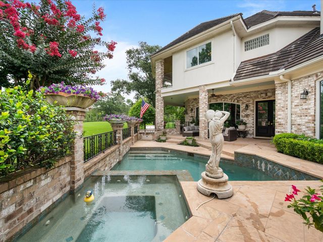 2750 N Southern Oaks Drive, Houston, TX 77068