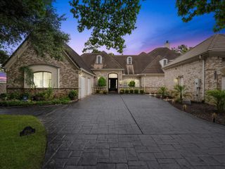 2750 N Southern Oaks Drive, Houston, TX 77068