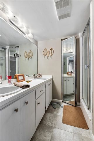 1170 6th Avenue 9D, Vero Beach, FL 32960