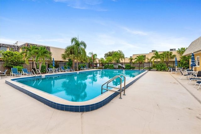 1170 6th Avenue 9D, Vero Beach, FL 32960