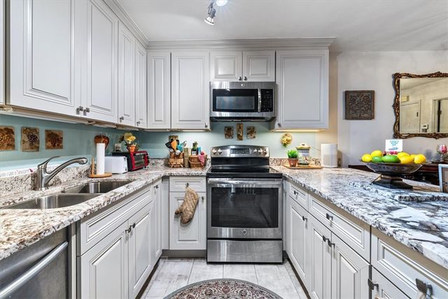 1170 6th Avenue 9D, Vero Beach, FL 32960
