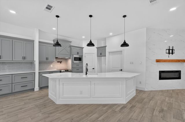114 Dowdy Lane, Mabank, TX 75156