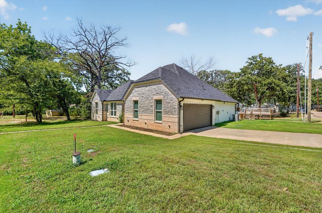 114 Dowdy Lane, Mabank, TX 75156