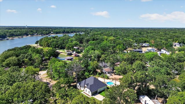 114 Dowdy Lane, Mabank, TX 75156