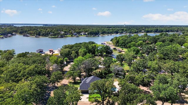 114 Dowdy Lane, Mabank, TX 75156