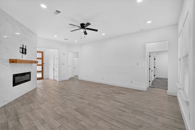 114 Dowdy Lane, Mabank, TX 75156