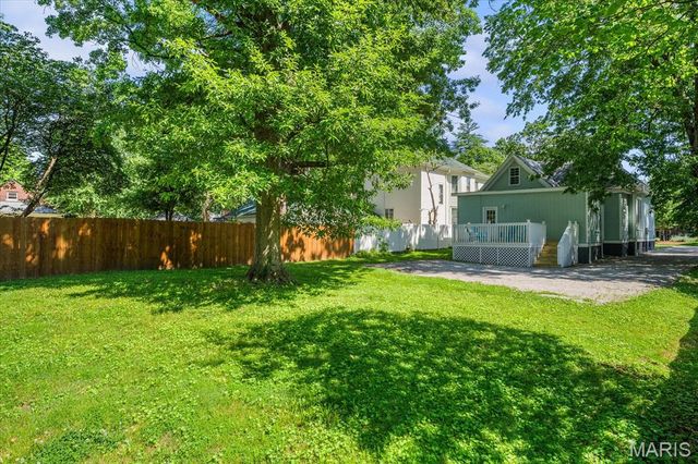 905 St. Louis Street, Edwardsville, IL 62025