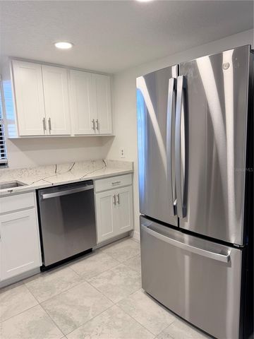 2924 W KATHLEEN STREET, Tampa, FL 33607