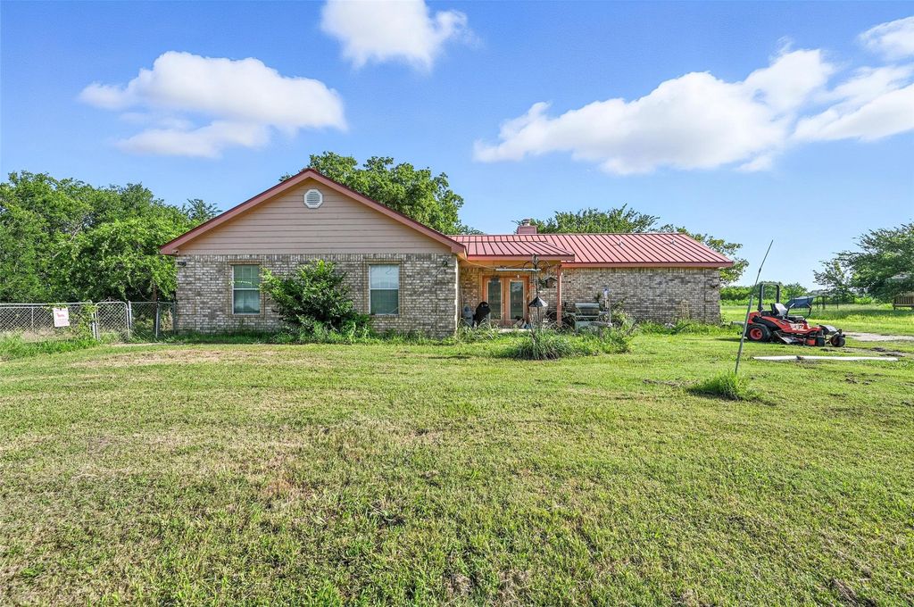 1301 County Road 705, Joshua, TX 76058