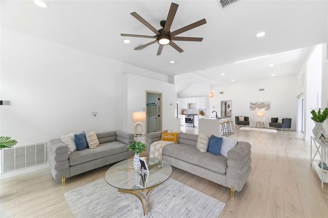 4401 LITTLE JOHN TRAIL, Sarasota, FL 34232