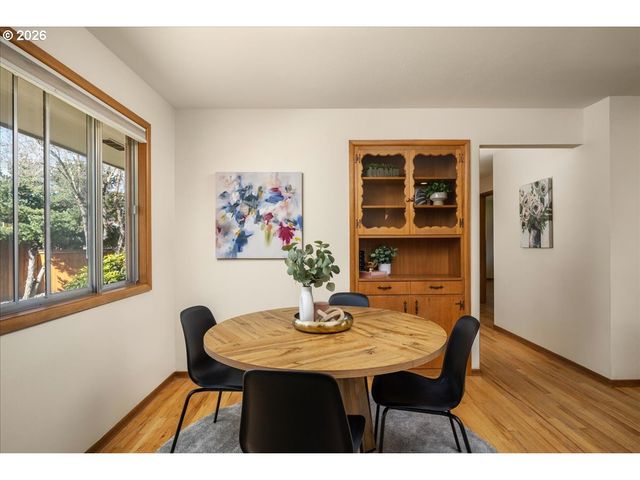 327 Ne 169TH Ave, Portland, OR 97230