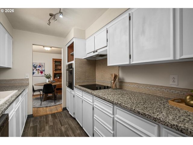 327 Ne 169TH Ave, Portland, OR 97230