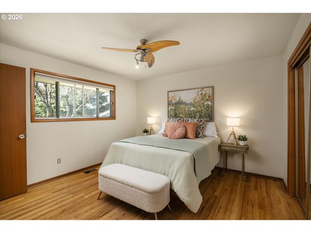 327 Ne 169TH Ave, Portland, OR 97230