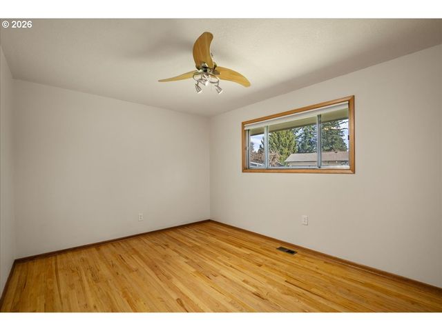 327 Ne 169TH Ave, Portland, OR 97230