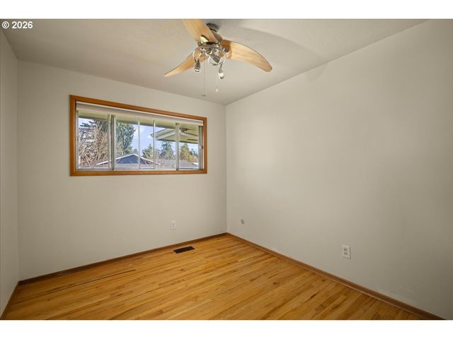 327 Ne 169TH Ave, Portland, OR 97230