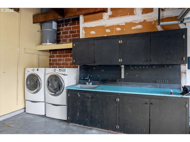 327 Ne 169TH Ave, Portland, OR 97230