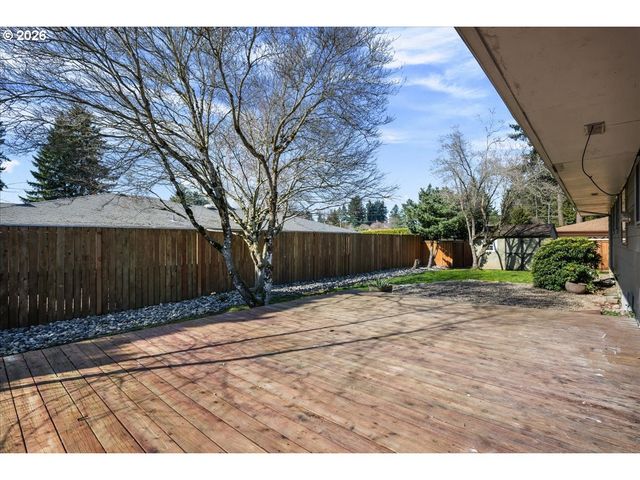 327 Ne 169TH Ave, Portland, OR 97230