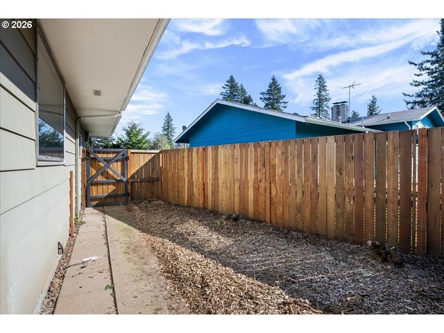 327 Ne 169TH Ave, Portland, OR 97230