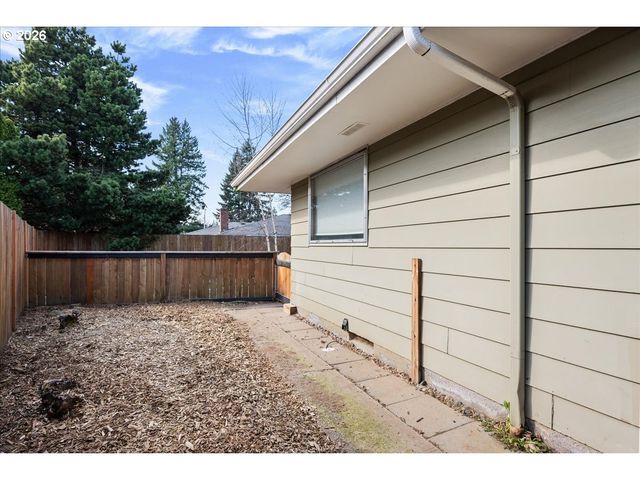 327 Ne 169TH Ave, Portland, OR 97230