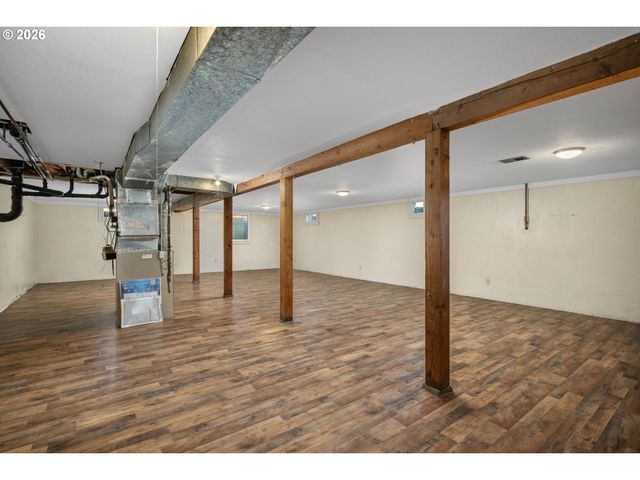 327 Ne 169TH Ave, Portland, OR 97230