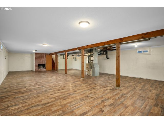 327 Ne 169TH Ave, Portland, OR 97230