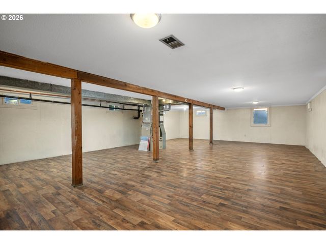 327 Ne 169TH Ave, Portland, OR 97230