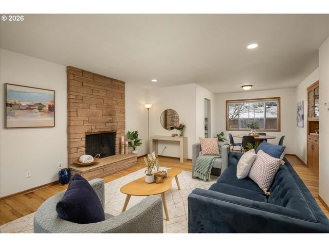 327 Ne 169TH Ave, Portland, OR 97230