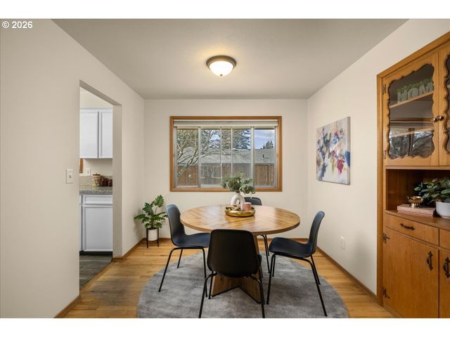 327 Ne 169TH Ave, Portland, OR 97230