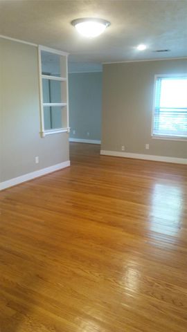 8106 Lorrie Extension, Houston, TX 77025