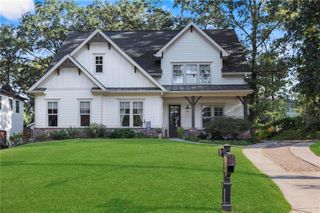 2043 Cambridge Avenue, Atlanta, GA 30337