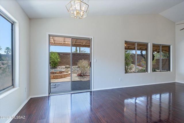 50 N Shadow Brook Place, Tucson, AZ 85748
