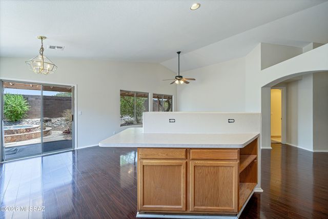 50 N Shadow Brook Place, Tucson, AZ 85748