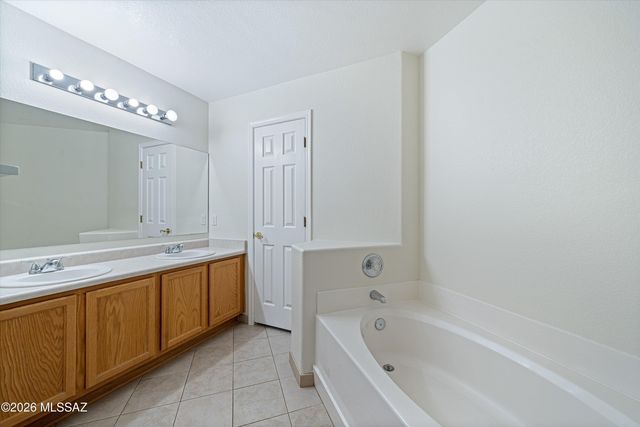 50 N Shadow Brook Place, Tucson, AZ 85748