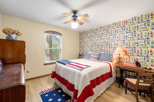 2212 Prestonwood Drive, Arlington, TX 76012