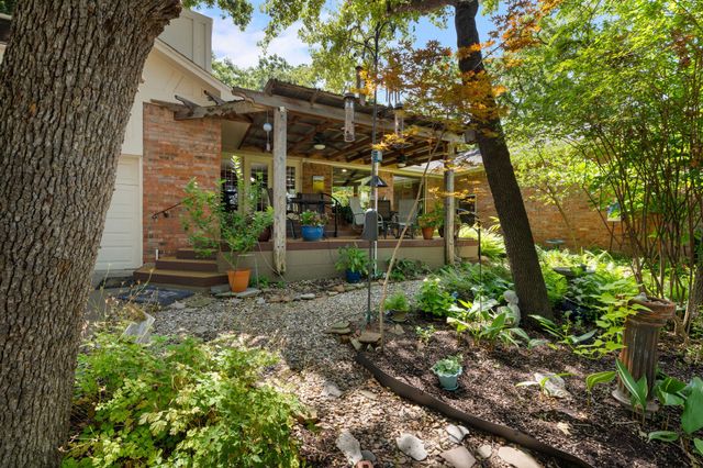 2212 Prestonwood Drive, Arlington, TX 76012