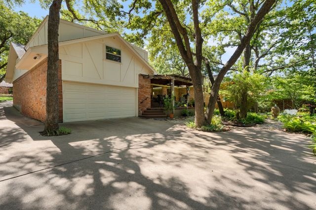 2212 Prestonwood Drive, Arlington, TX 76012